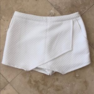 Abercrombie white skort skirt cute Hollister